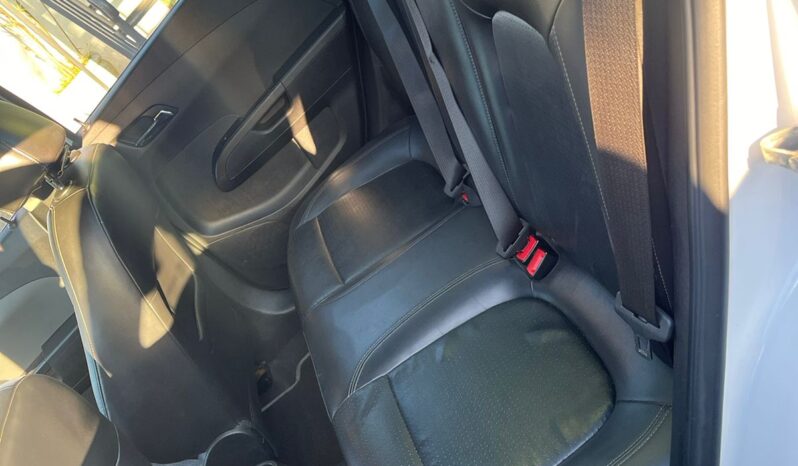 
								Hatch Chevrolet Sonic 2014 Branco 147000 10 4 Média margem Quitado Usado full									