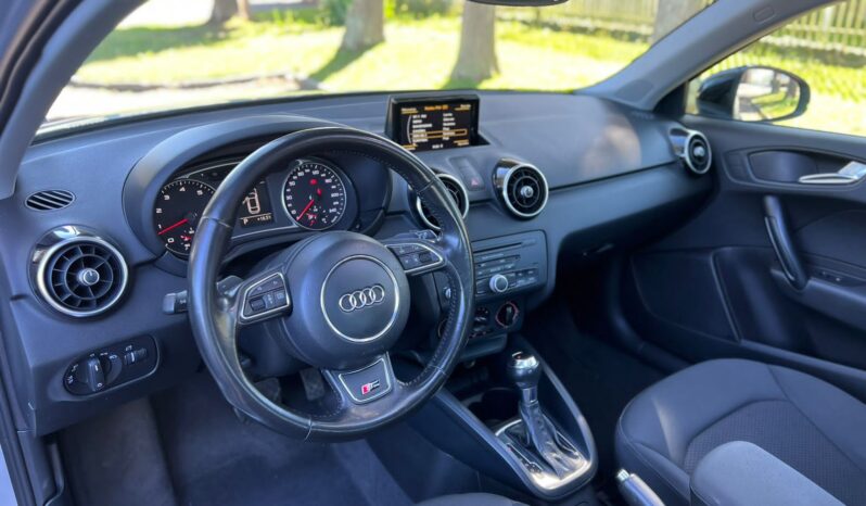 
								Hatch Audi A1 2011 Prata 140000 10 4 Média margem Quitado Usado full									