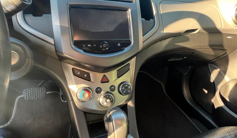 
								Hatch Chevrolet Sonic 2014 Branco 147000 10 4 Média margem Quitado Usado full									