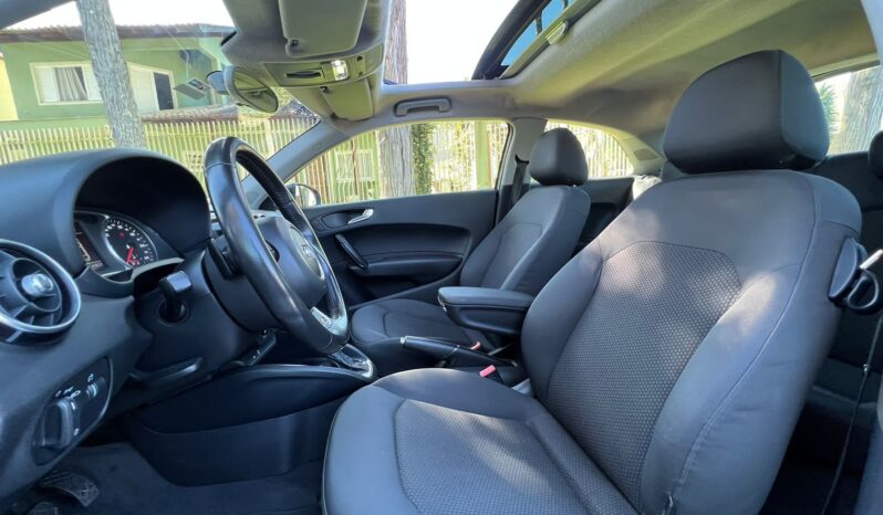 
								Hatch Audi A1 2011 Prata 140000 10 4 Média margem Quitado Usado full									