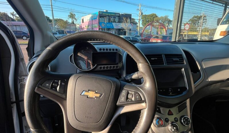 
								Hatch Chevrolet Sonic 2014 Branco 147000 10 4 Média margem Quitado Usado full									